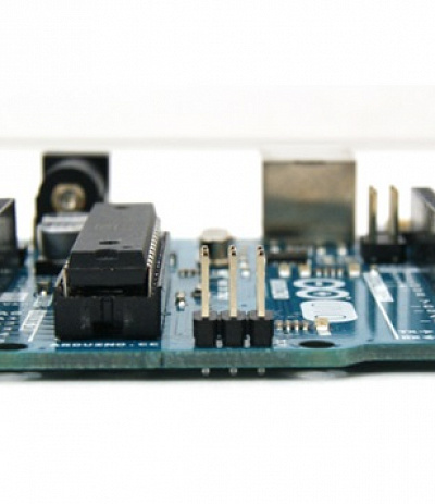 Набор для быстрого прототипирования электронных устройств на основе микроконтроллерной платформы со встроенным интерпретатором